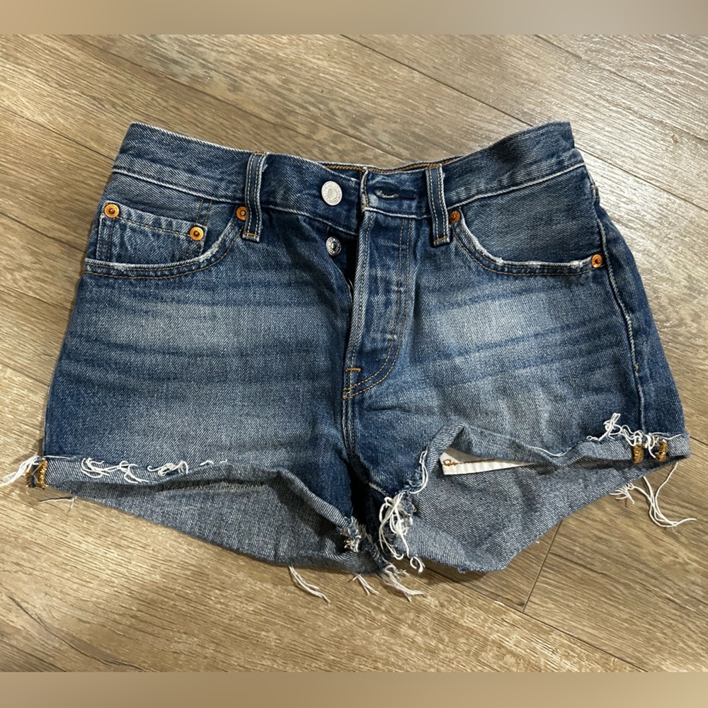 Levi’s 501 Shorts, size 25, great condition!